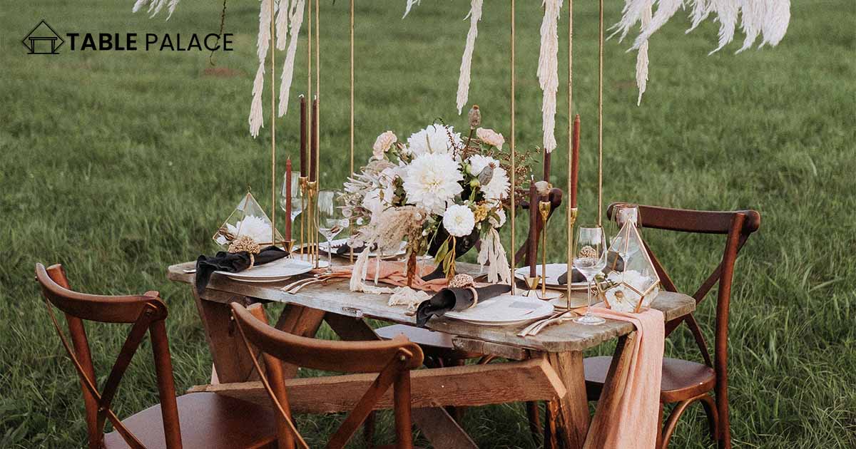 Add a boho feel to your outdoor table with pampas grass